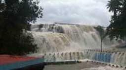 thriparappu-falls